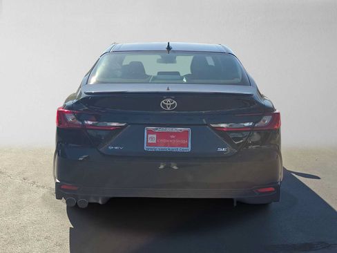 Used 2026 Toyota Camry SE FWD image 4