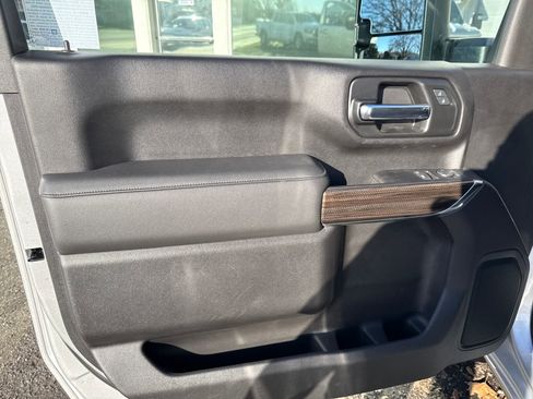 Used 2023 Chevrolet Silverado 2500 LT w/ Convenience Package image 10