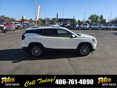 Used 2024 GMC Terrain SLT image 5