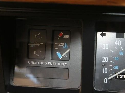 Used 1989 Jeep Grand Wagoneer image 77