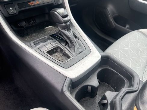Used 2019 Toyota RAV4 XLE image 27