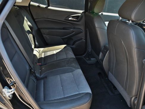 Used 2024 Chevrolet Trax LT image 23