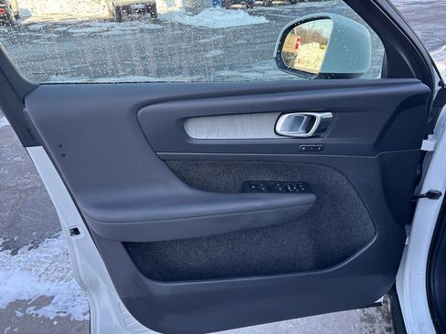 Used 2023 Volvo XC40 B5 Core w/ Protection Package Premier image 14