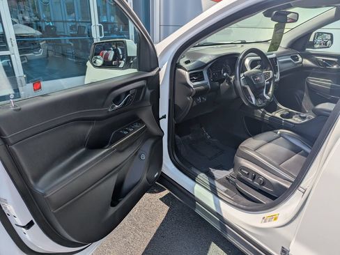 Used 2023 GMC Acadia SLT FWD image 9