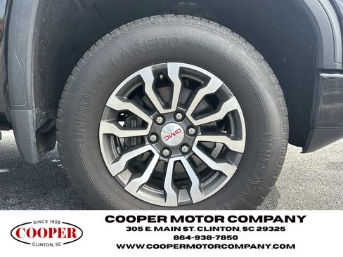 Used 2022 GMC Sierra 1500 AT4 w/ AT4 Premium Package AWD/4WD image 12