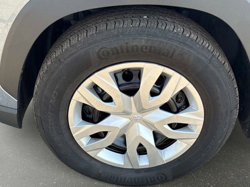 Used 2026 Toyota Corolla Cross L FWD image 11