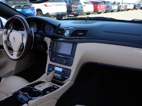 Used 2015 Maserati GranTurismo Convertible RWD image 14