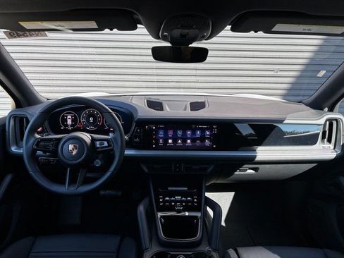 Certified 2026 Porsche Cayenne AWD/4WD image 13