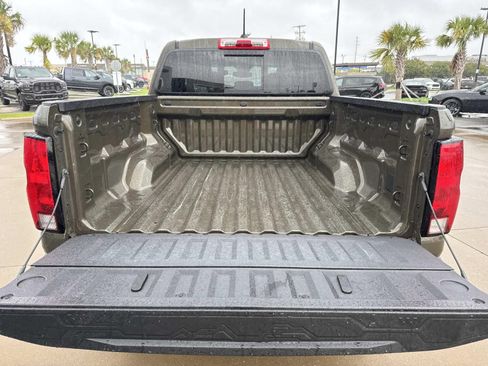 Used 2024 Chevrolet Colorado LT w/ LT Convenience Package RWD image 8