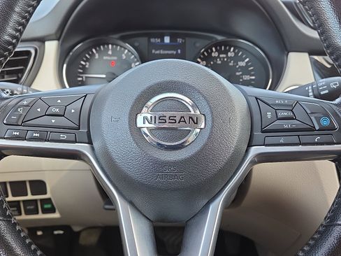 Used 2022 Nissan Rogue Sport SL w/ Premium Package image 16