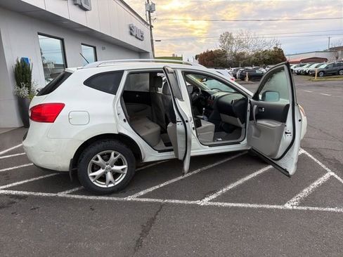 Used 2010 Nissan Rogue SL w/ Premium Pkg image 10