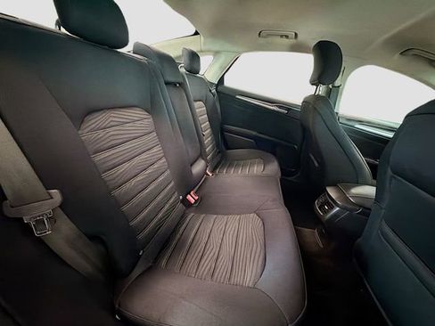 Used 2016 Ford Fusion SE image 23