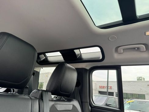 Used 2020 Land Rover Defender 110 First Edition AWD/4WD image 28