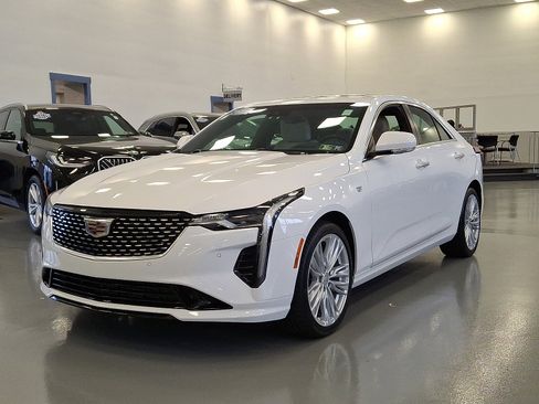 Used 2024 Cadillac CT4 Premium Luxury image 3