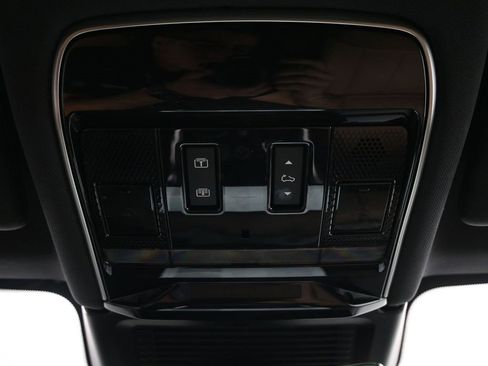 Used 2023 Land Rover Range Rover Sport SE Dynamic image 24