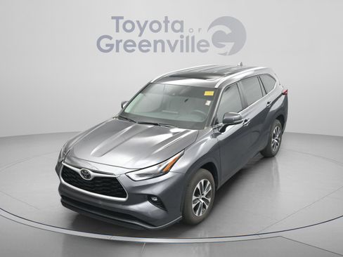 Used 2023 Toyota Highlander XLE FWD image 25