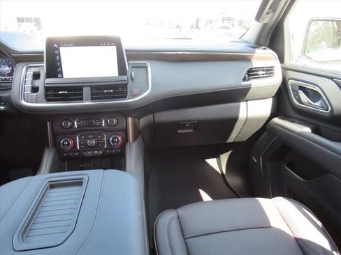 Used 2024 Chevrolet Suburban High Country w/ Advanced Technology Package image 15