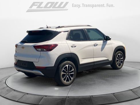 Used 2024 Chevrolet TrailBlazer LT w/ Convenience Package image 9