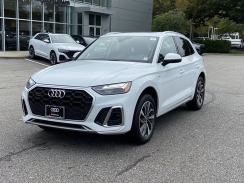 Certified 2023 Audi Q5 2.0T Premium w/ Convenience Package image 9