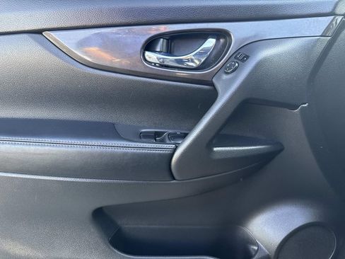 Certified 2019 Nissan Rogue SV image 20