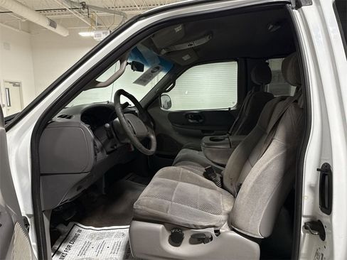 Used 2002 Ford F150 Lariat image 17