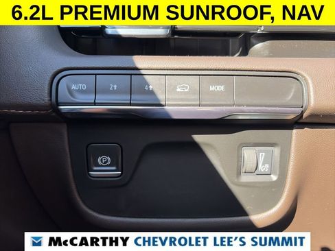 Used 2022 Cadillac Escalade ESV Premium Luxury image 12