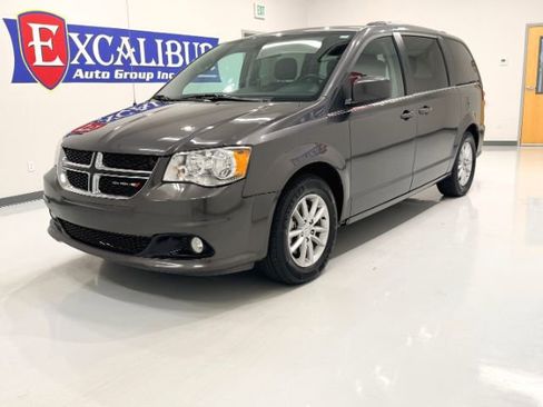 Used 2019 Dodge Grand Caravan SXT image 5
