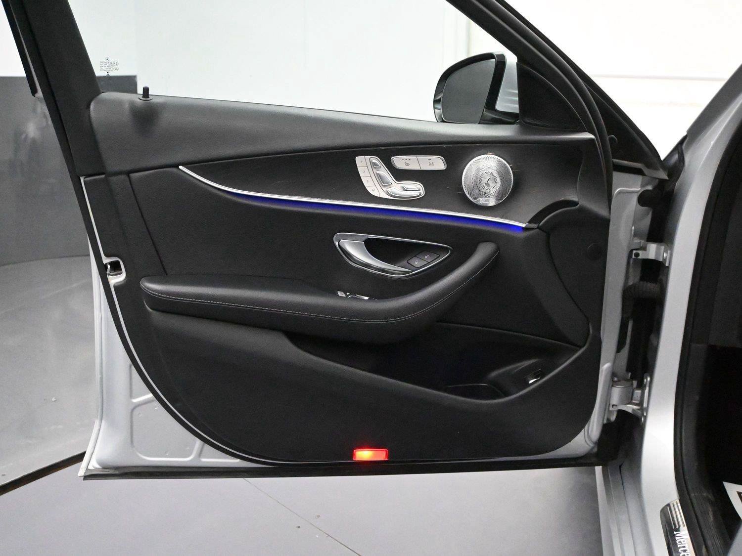 Used 2019 Mercedes-Benz E 300 4MATIC image 10