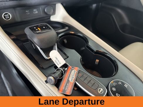 Used 2023 Nissan Rogue SL w/ SL Premium Package image 18