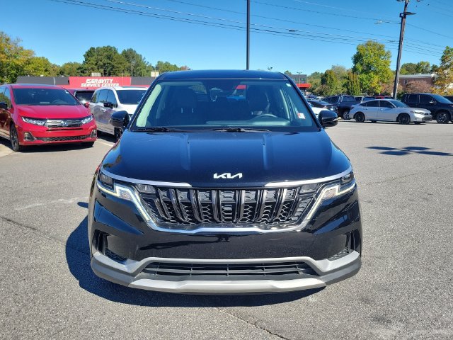 Used 2024 Kia Carnival LX FWD image 2
