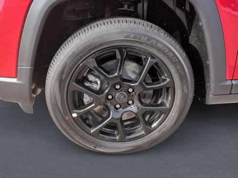 New 2026 Jeep Compass Latitude image 14