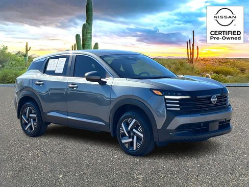 Certified 2025 Nissan Kicks SV image 7