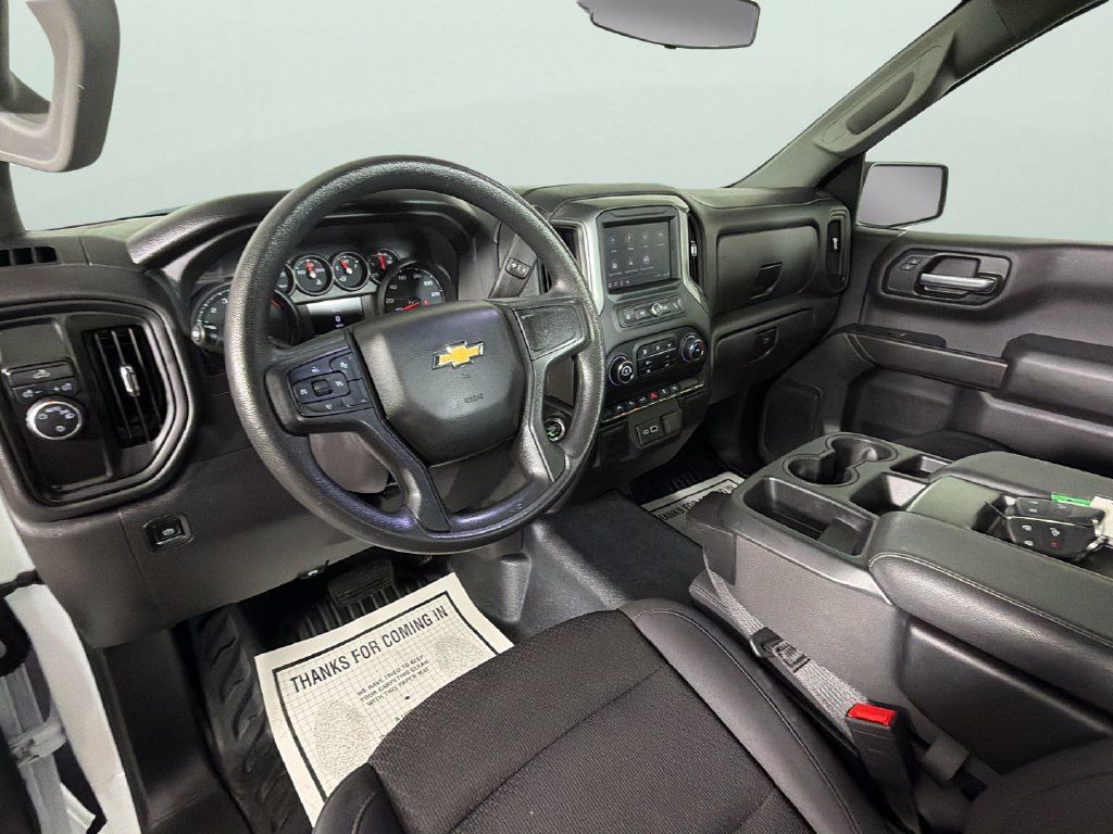 Certified 2025 Chevrolet Silverado 1500 W/T RWD image 34
