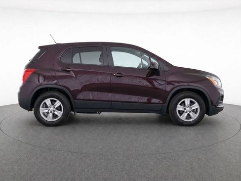 Used 2020 Chevrolet Trax LS w/ Tint and Cruise Package AWD/4WD image 9