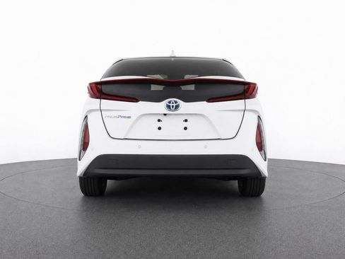 Used 2017 Toyota Prius Prime Advanced w/ Carpet Mat Package FWD image 4