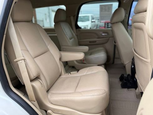 Used 2012 Cadillac Escalade Premium AWD/4WD image 20