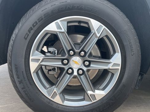 Used 2025 Chevrolet Blazer LT FWD image 18