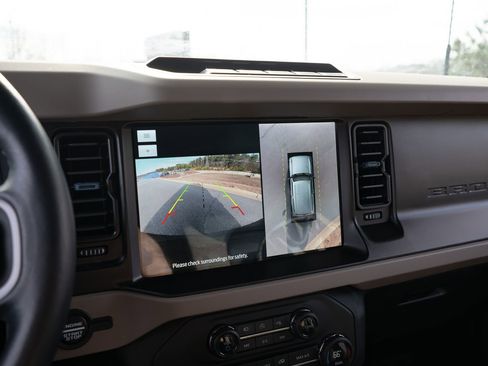 Used 2023 Ford Bronco Wildtrak image 24