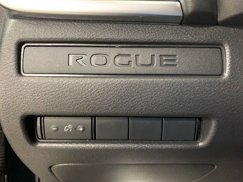 Used 2023 Nissan Rogue S image 23