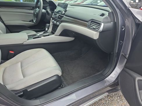 Used 2020 Honda Accord EX image 31