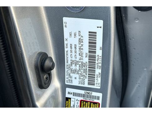 Used 2024 Toyota Tundra Limited AWD/4WD image 34