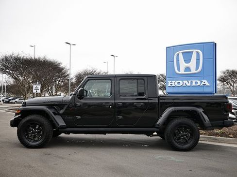 Used 2021 Jeep Gladiator Willys image 5