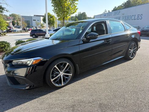 Used 2024 Honda Civic Touring image 4