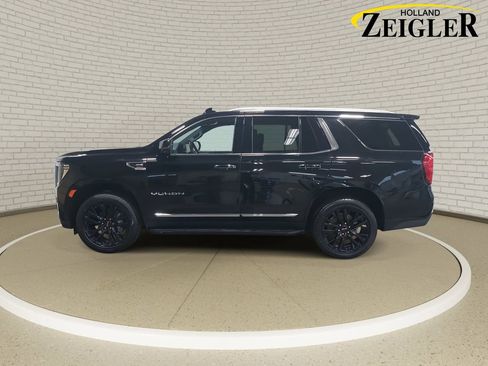 Used 2022 GMC Yukon SLT w/ SLT Luxury Package image 8