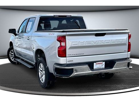 Used 2022 Chevrolet Silverado 1500 LT image 2
