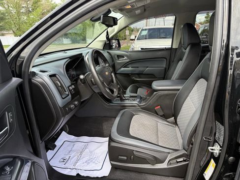 Used 2020 Chevrolet Colorado Z71 AWD/4WD image 16