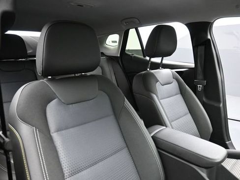 Used 2026 Chevrolet Trax LT w/ Driver Confidence Package FWD image 29