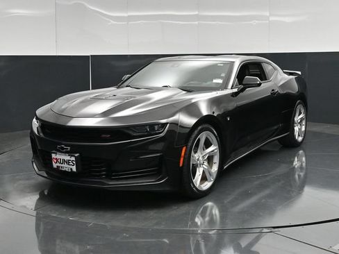 Used 2019 Chevrolet Camaro SS RWD image 7