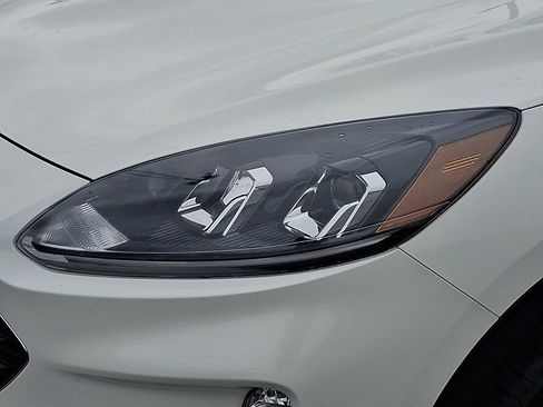 Certified 2022 Ford Escape SEL w/ Technology Package image 9