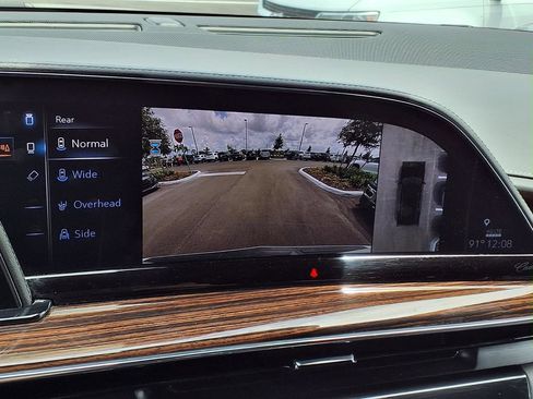 Used 2023 Cadillac Escalade Premium Luxury AWD/4WD image 27
